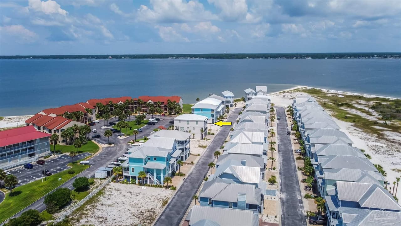 1482 Seaside Cir