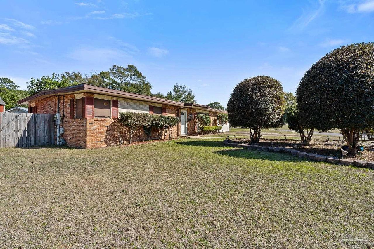 3808 San Gabriel Dr