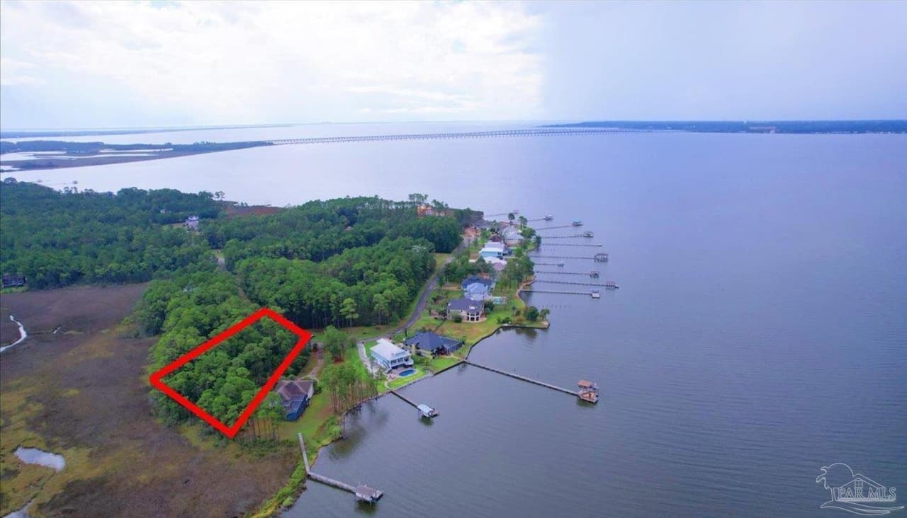 4568 Bayside Dr