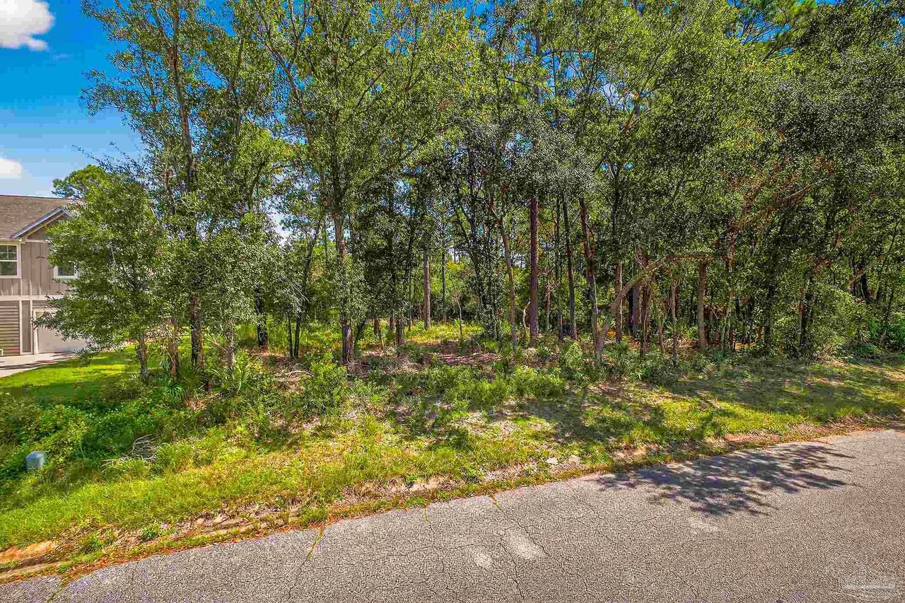5652 Bay Forest Dr