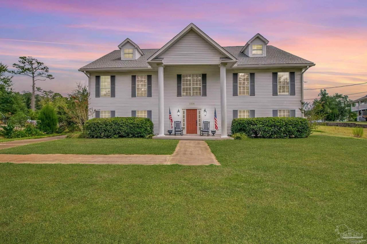 5708 Lakeside Ct
