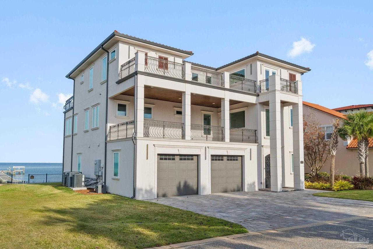 24 Baybridge Dr
