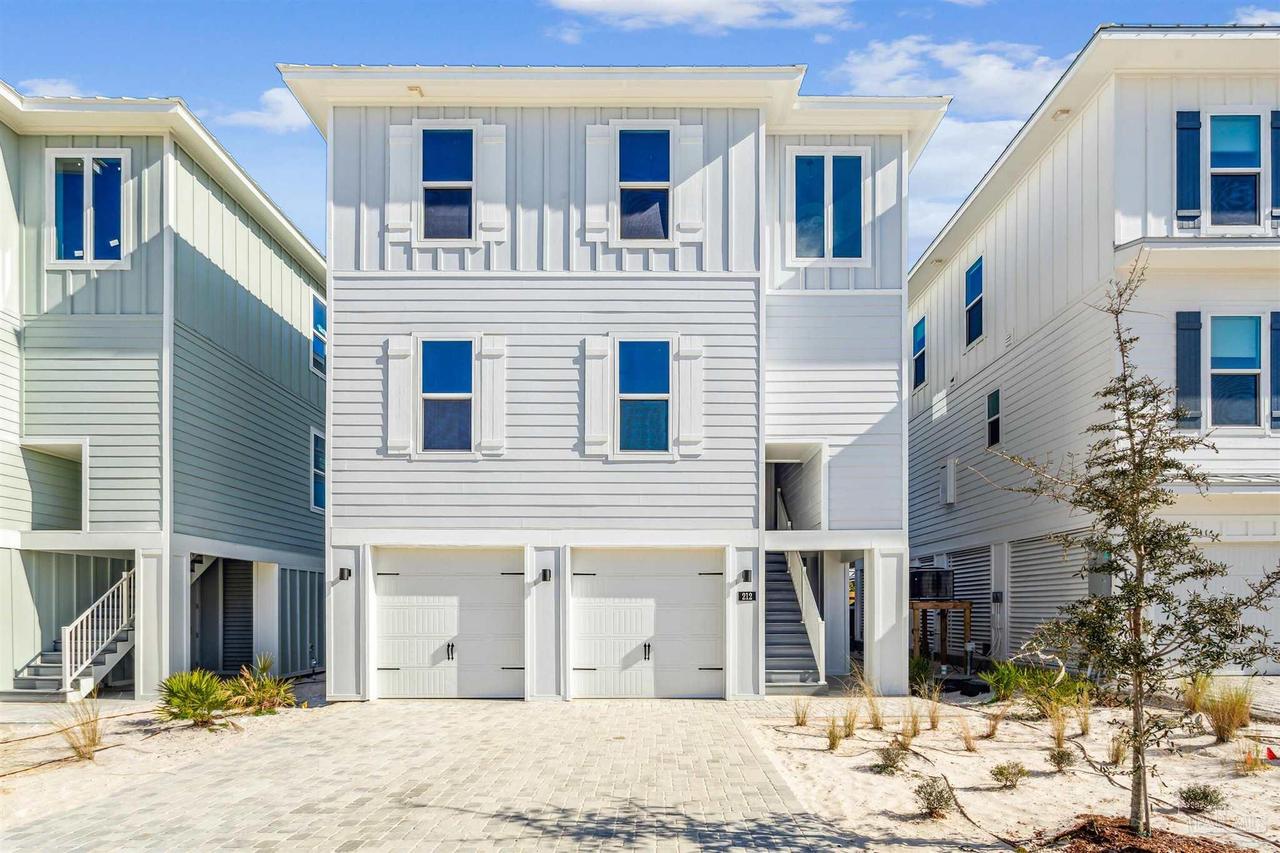212 Clipper Dr