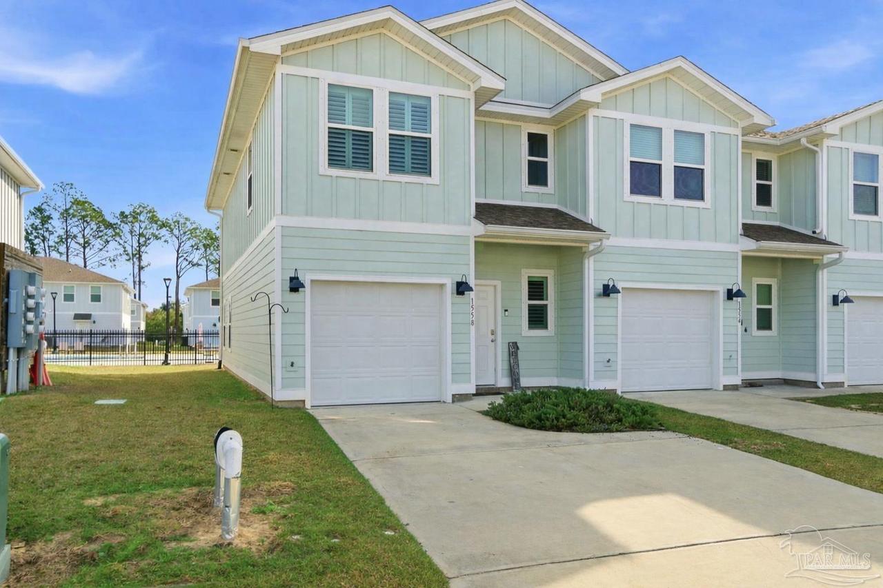 1558 Iroquois Ct