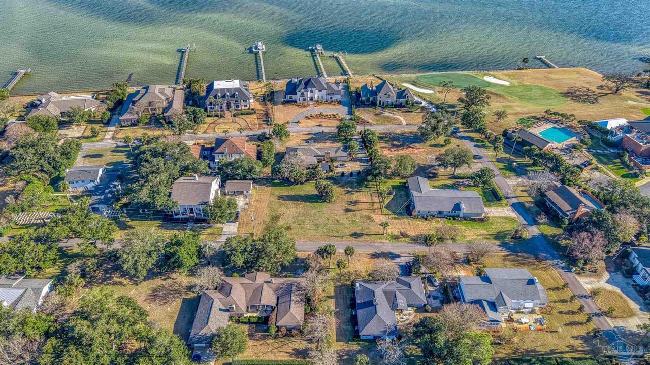 1009 Harbourview Cir
