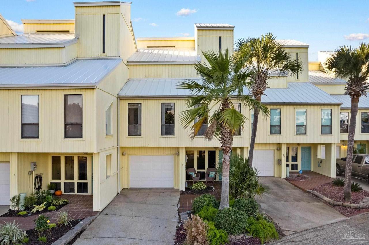 8520 Gulf Blvd # 15