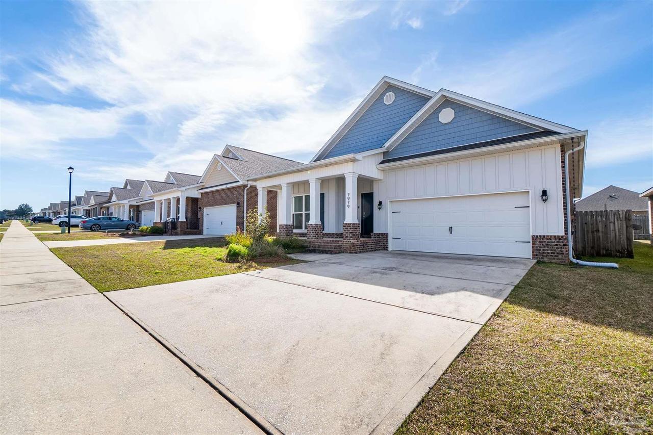 7979 Burnside Loop