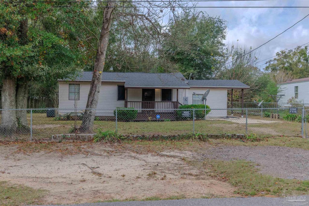825 Booker Ave