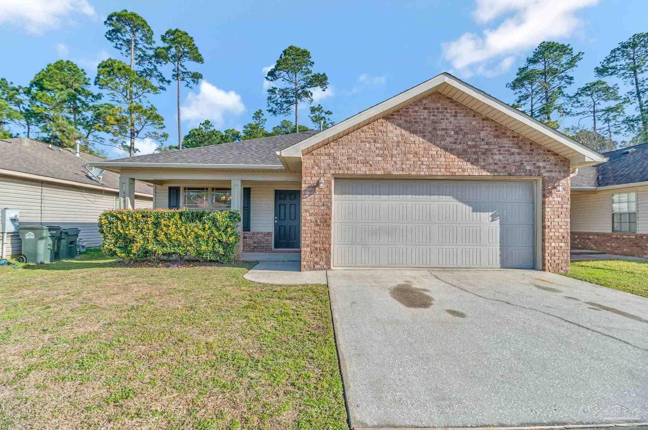 648 Mozingo Ln
