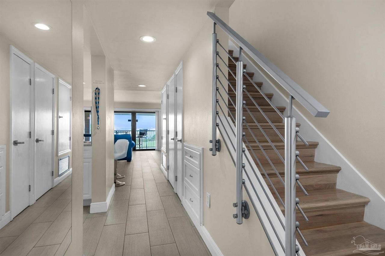 900 Ft Pickens Rd # 425