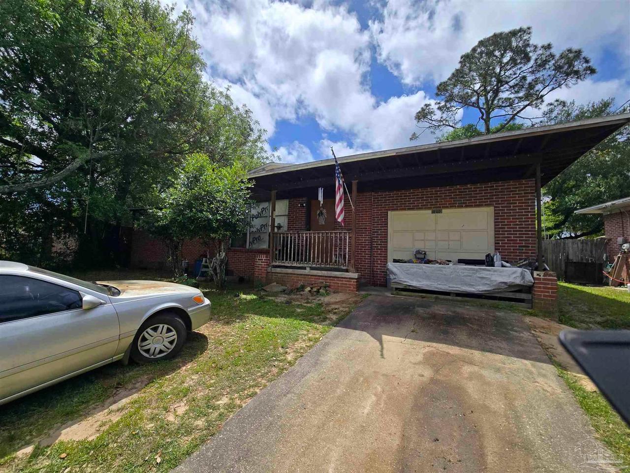 1210 Suburban Dr