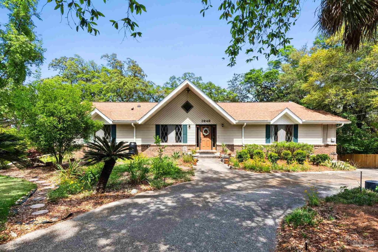 3848 Menendez Dr