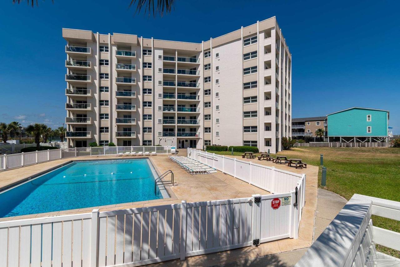 1600 Via Deluna Dr # 202A