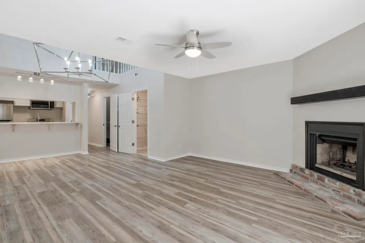 4221 Brookside Dr