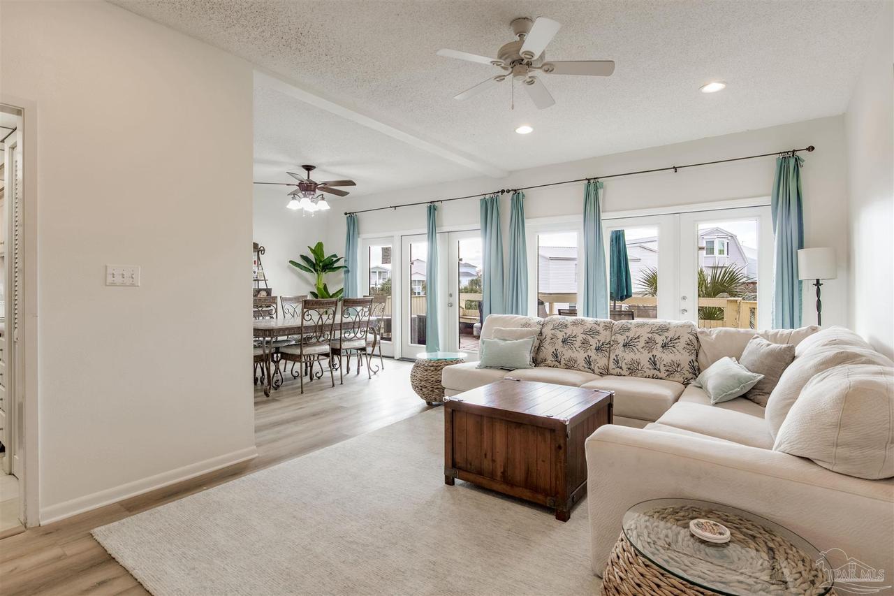 8520 Gulf Blvd # 33