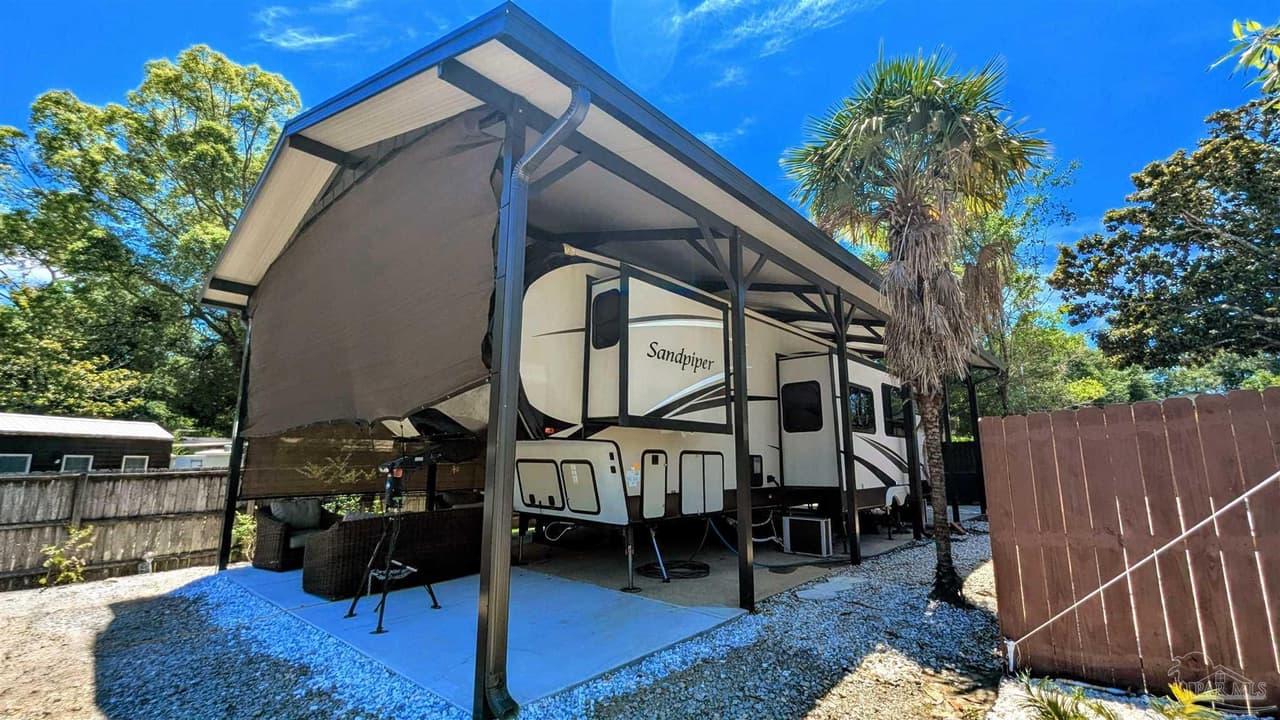 553 Escambia Loop