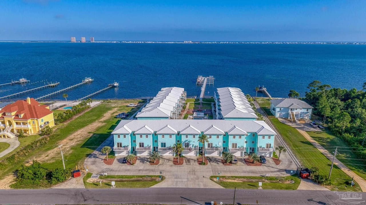 888 Sound Harbor Cir