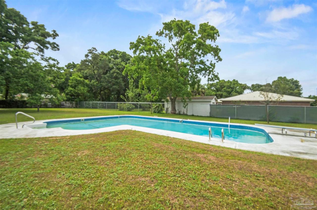 1450 Burgess Rd
