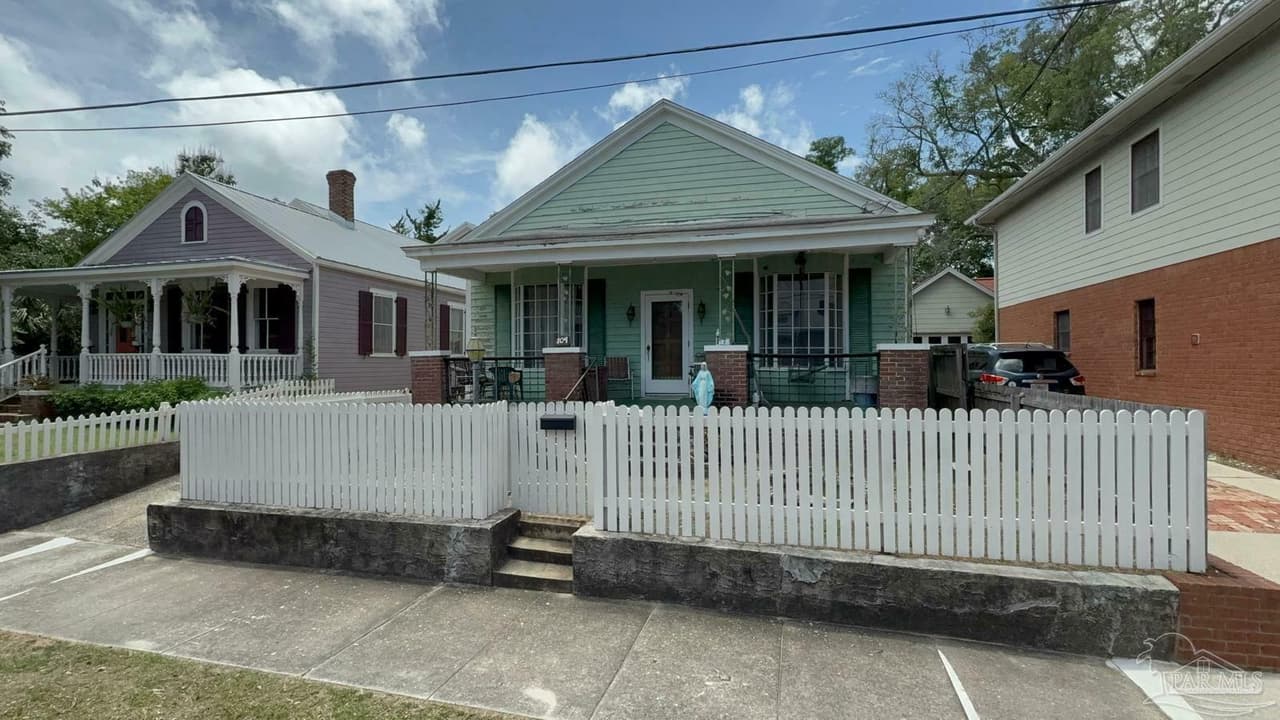 109 Florida Blanca St
