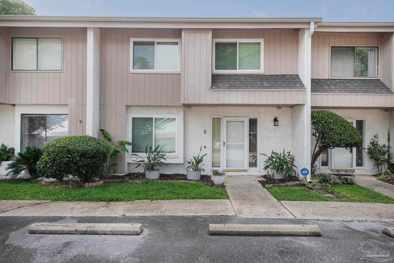 3400 Wimbledon Dr # 6