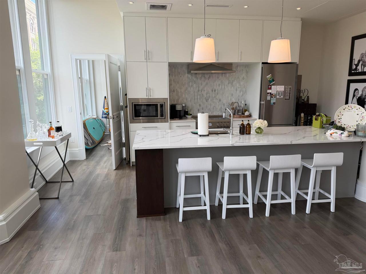 17 Palafox Pl # 208
