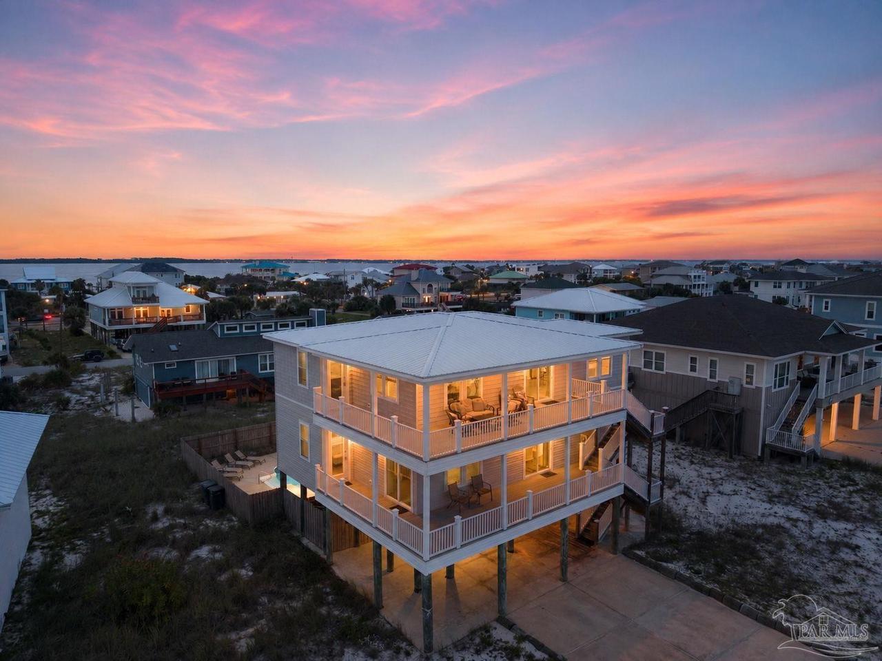 703 Ariola Dr
