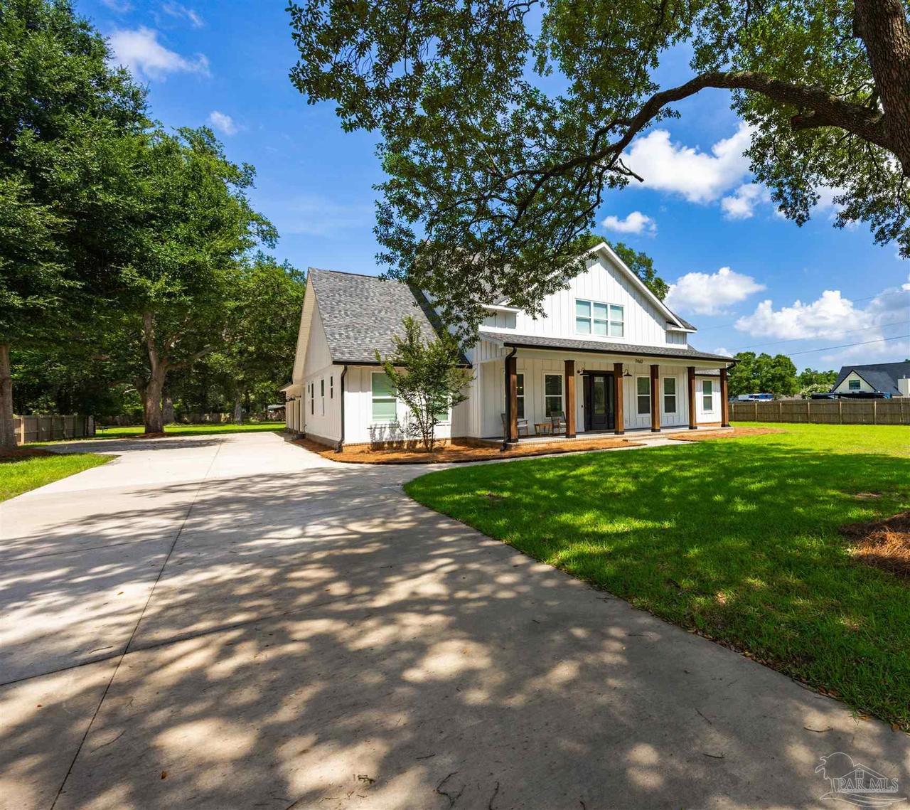 7462 Woodside Rd