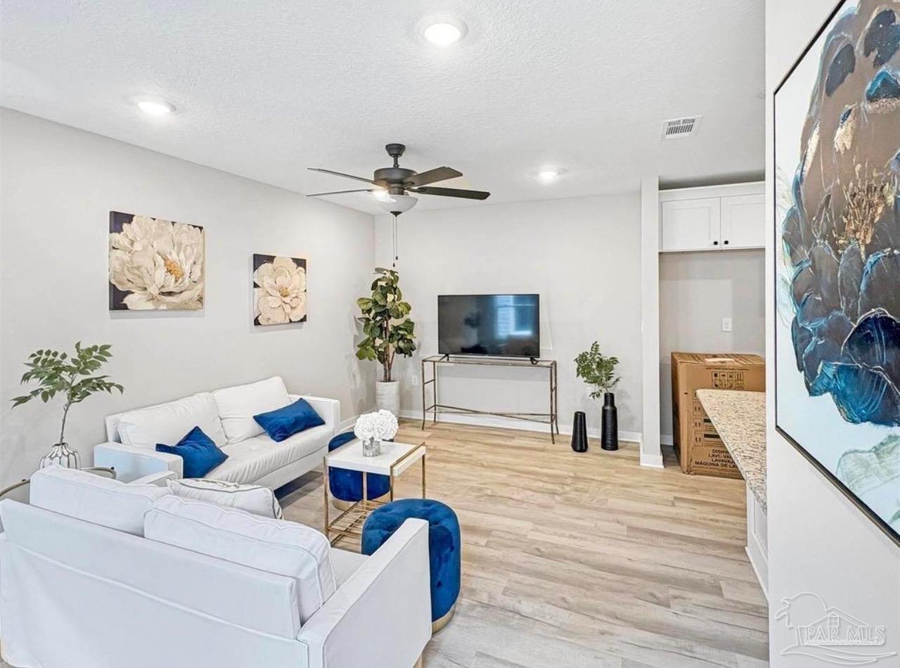 3217 Damon Dr