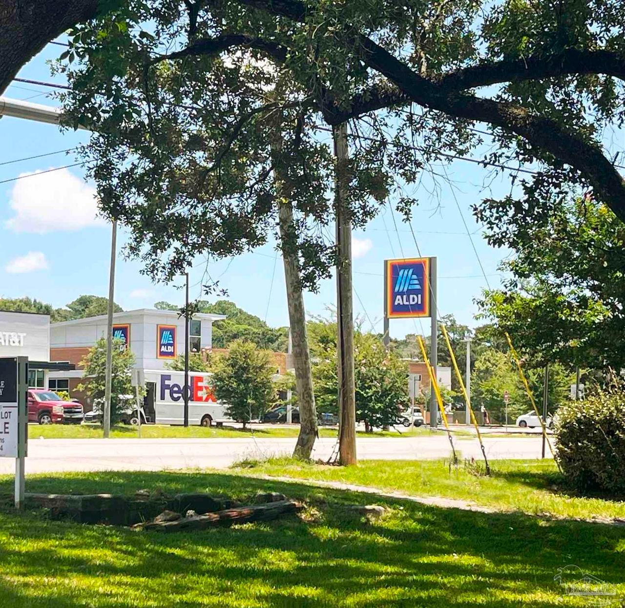 4871 Mobile Hwy
