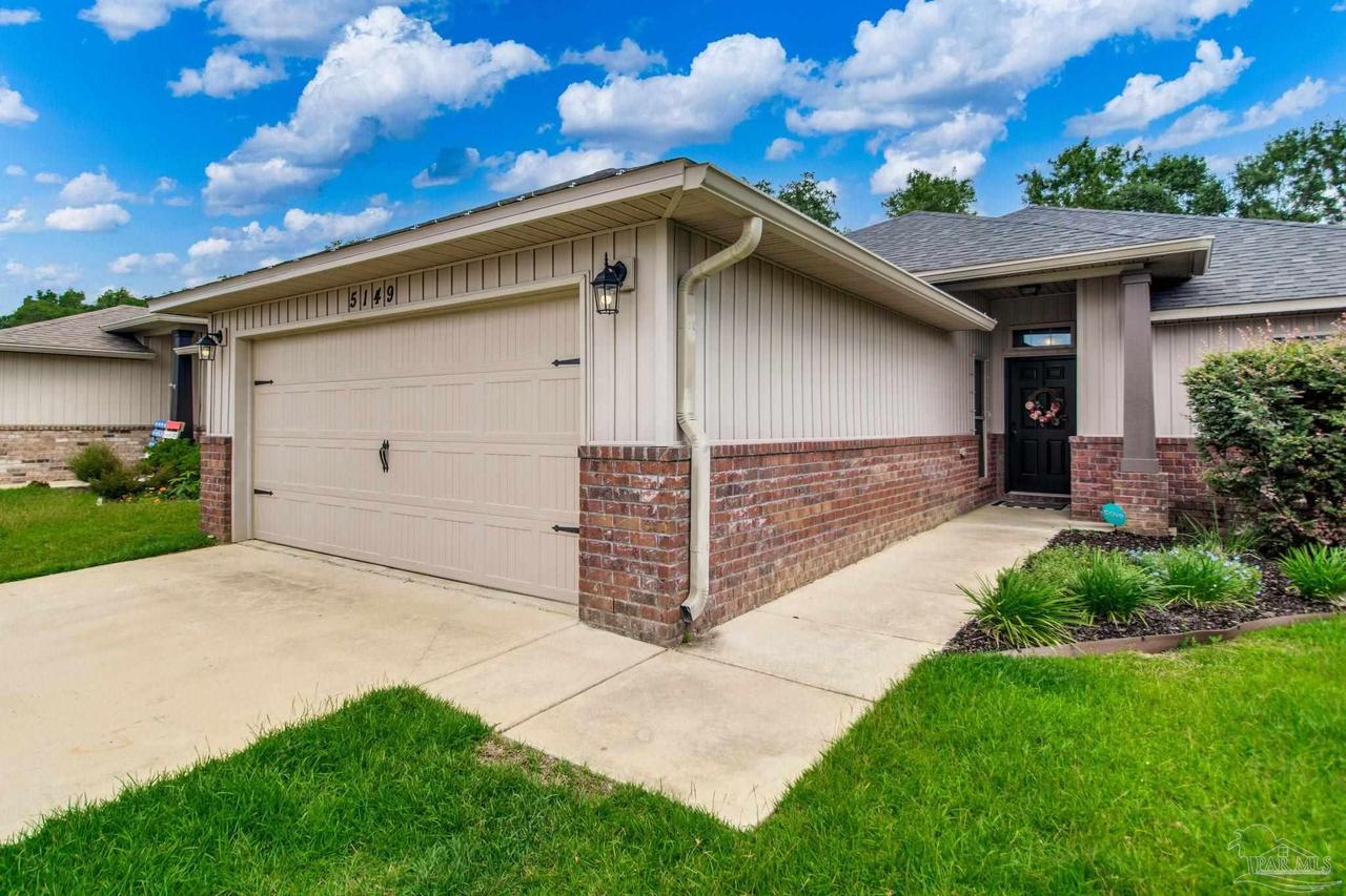 5149 Peach Dr
