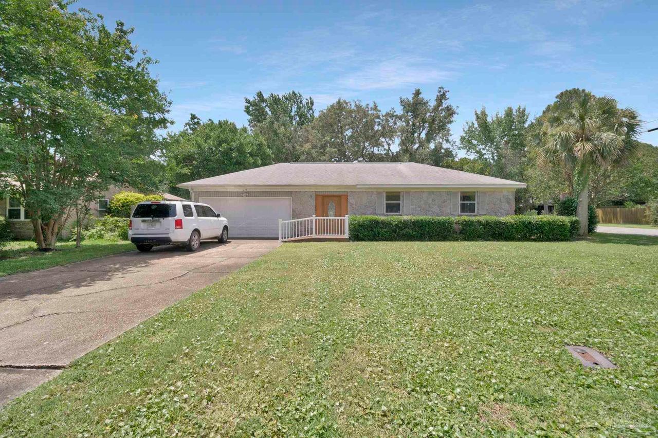 219 Norwich Dr