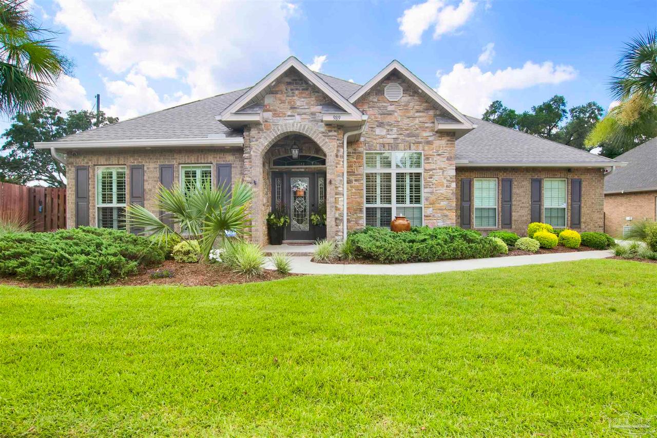 989 Legacy Oaks Dr