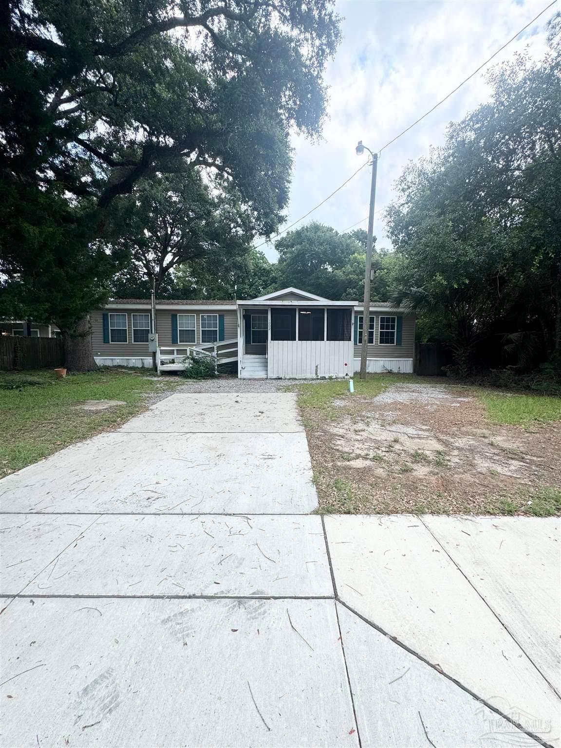 1002 Mills Ave