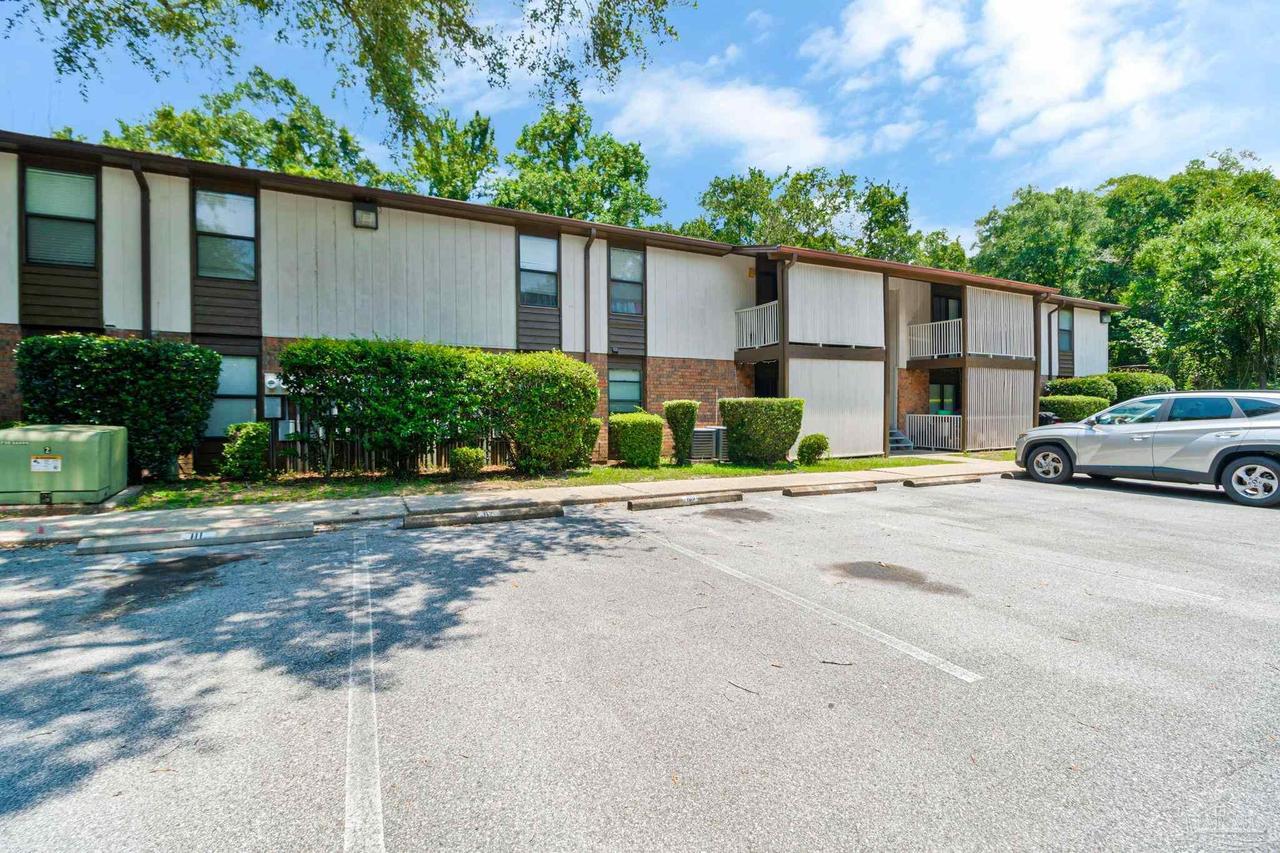 8370 Carl Dean St # 112
