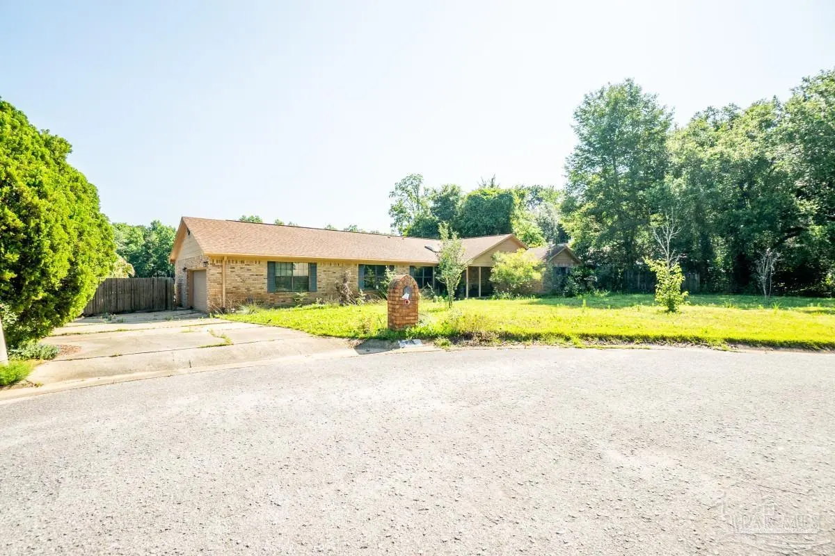 406 Twin Lakes Dr