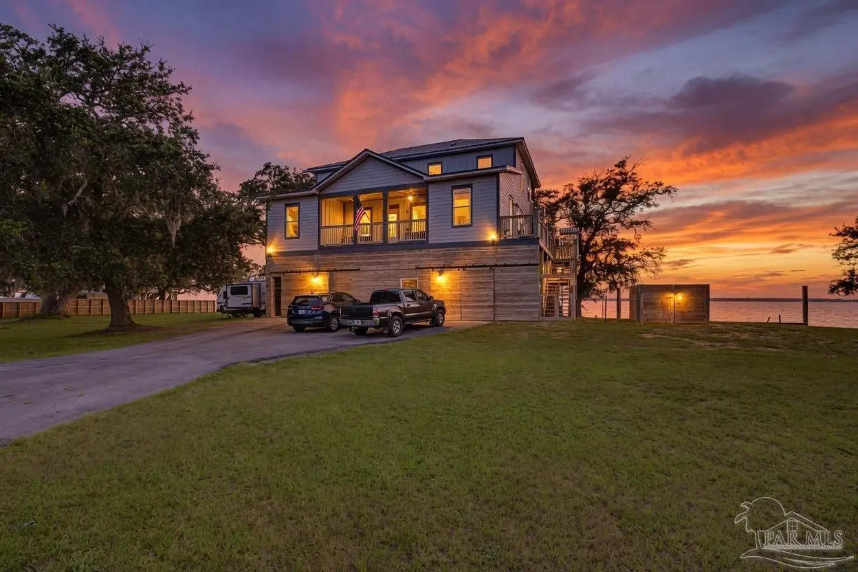 305 Garcon Point Rd