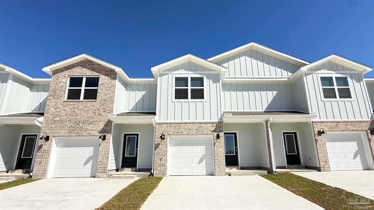 2358 Cliff Hollow Cir