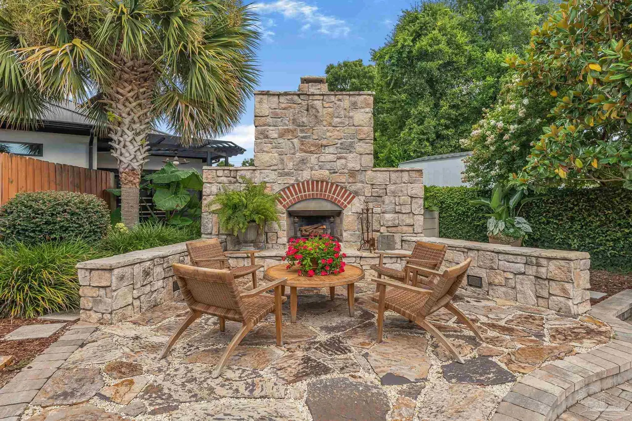 914 Fairway Dr