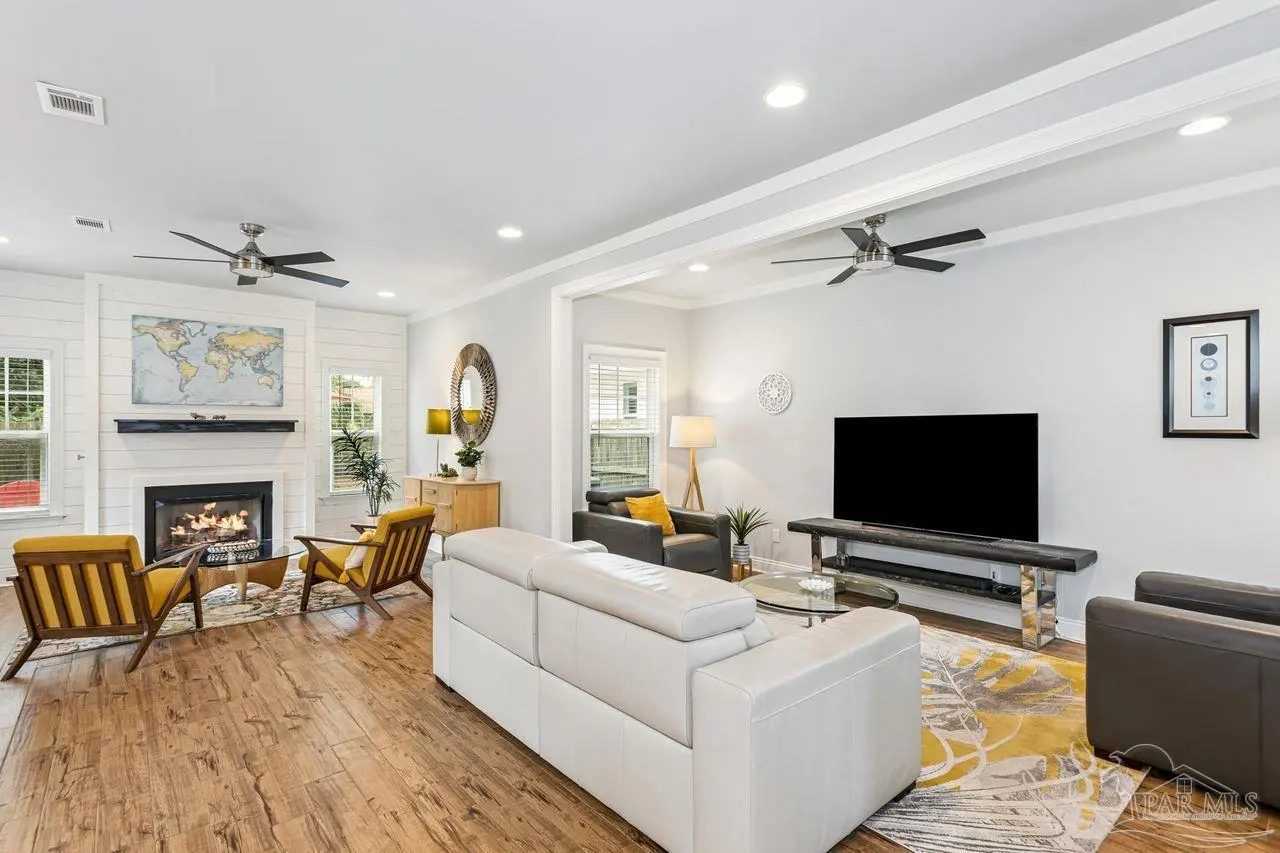 1445 Cross St