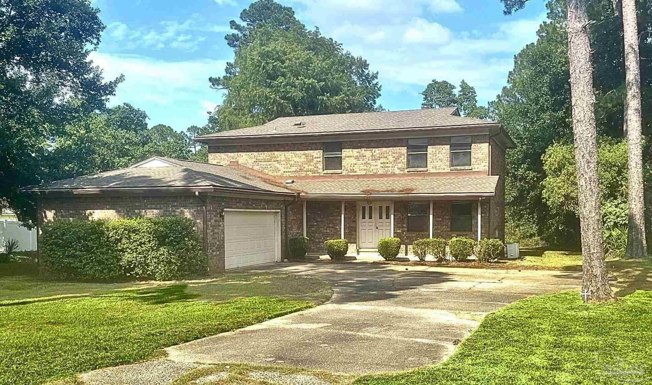550 Riola Pl