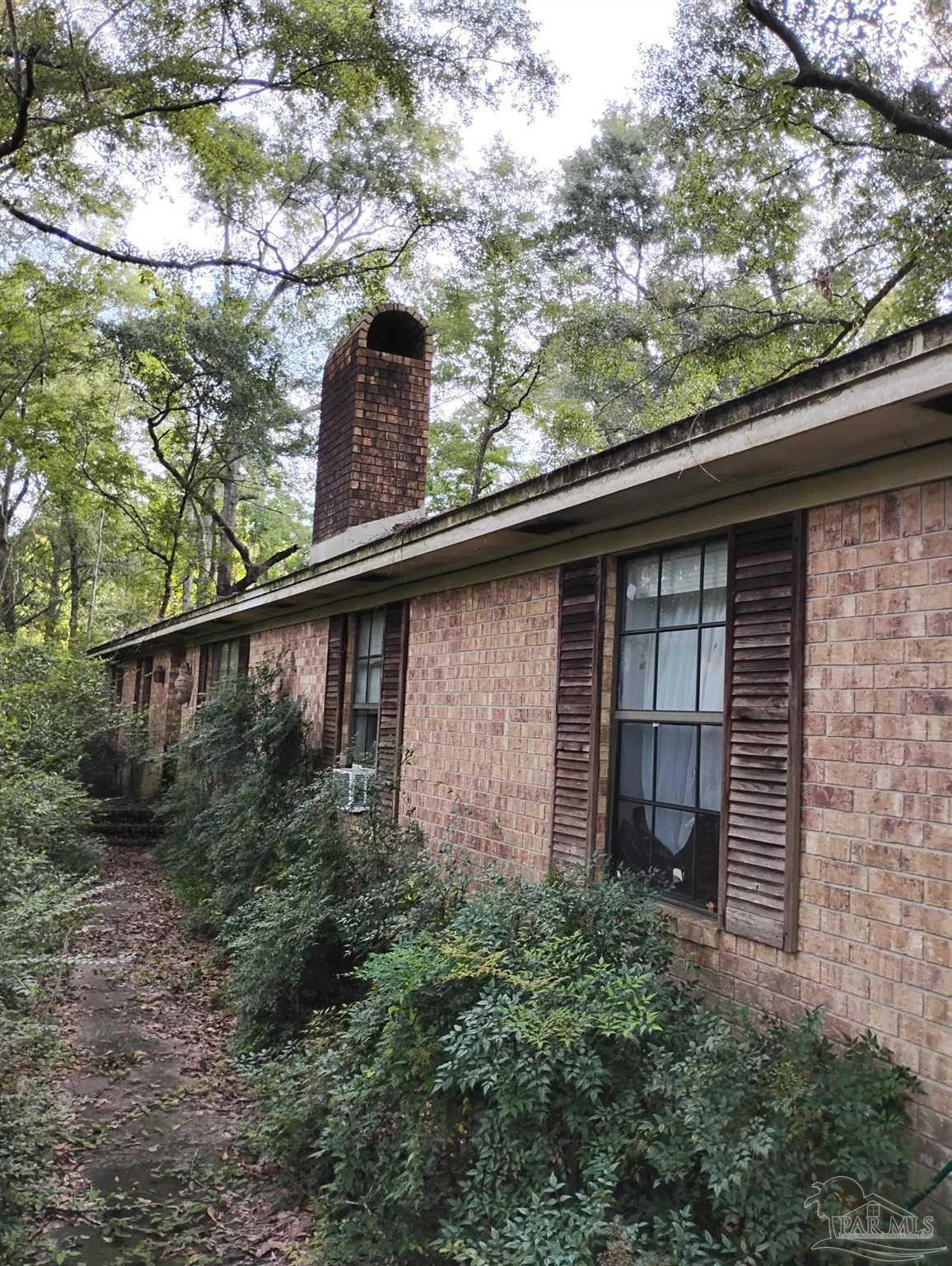 136 Navarro Rd