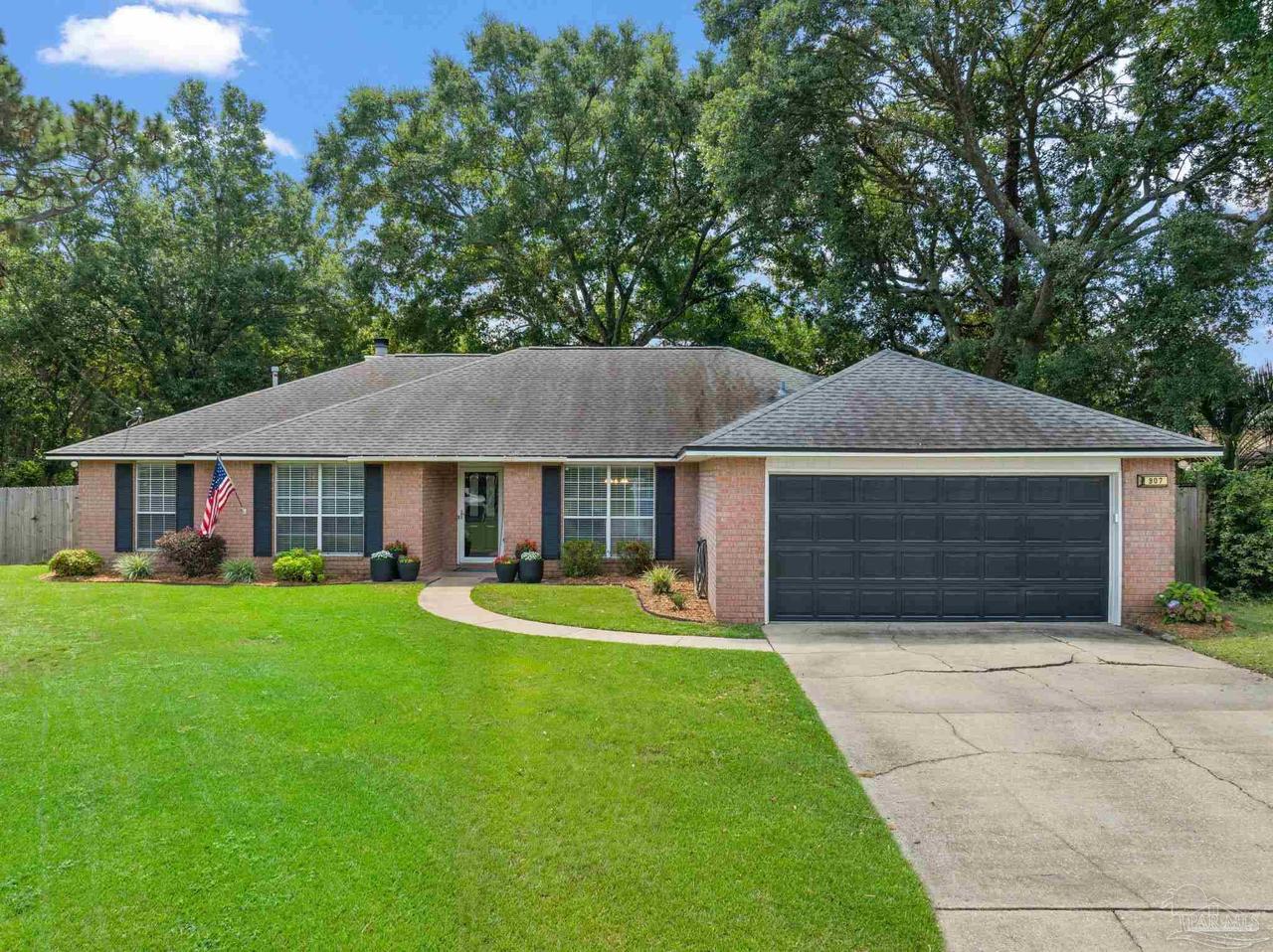 907 Ridge View Dr