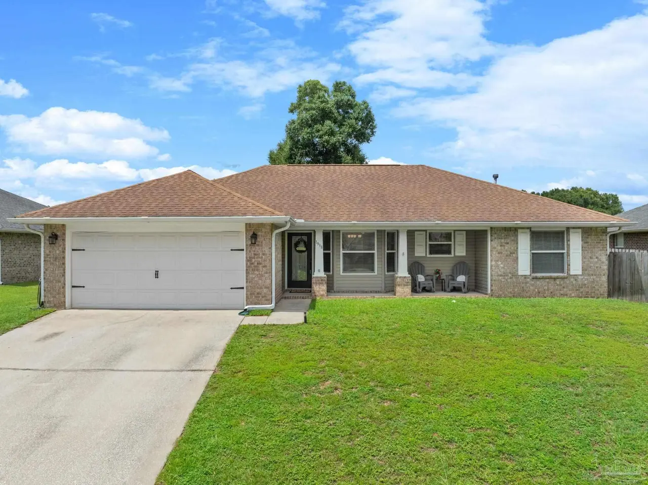 1938 Larkspur Cir