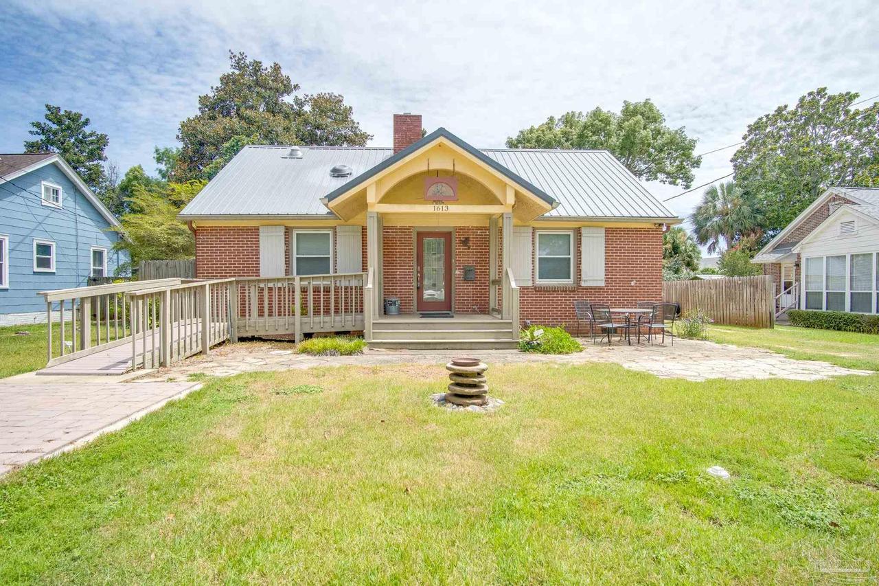 1613 Jordan St