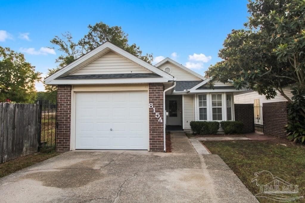 8154 Treetop Ln