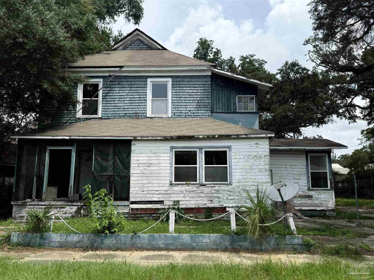 804 Lee St