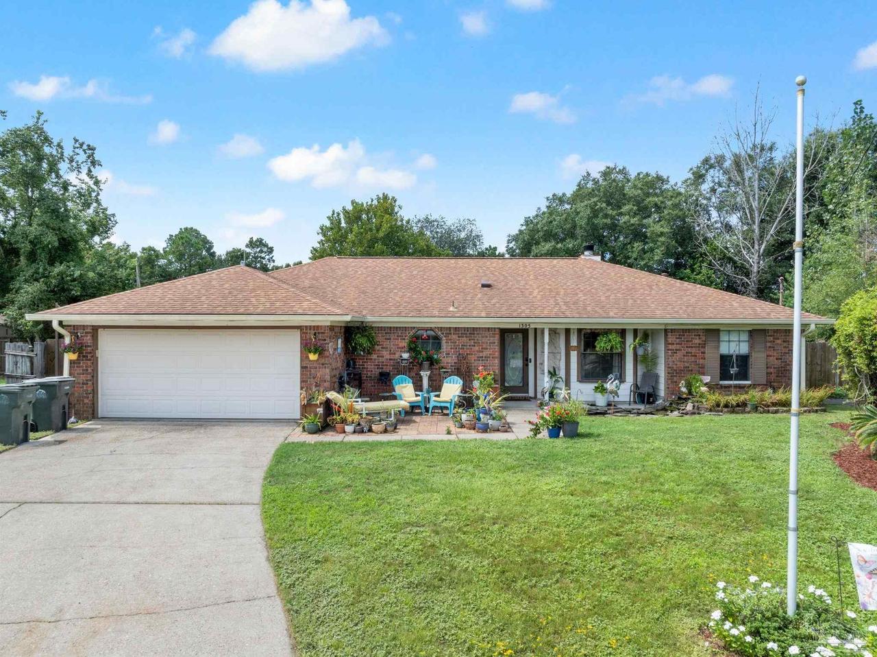1305 Little Creek Cir