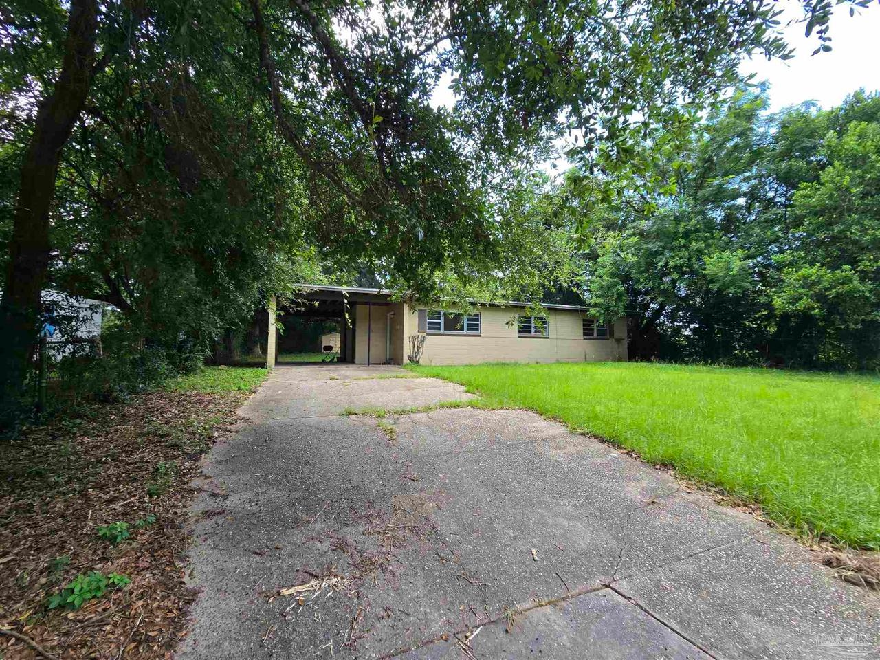 102 Emerald Ave