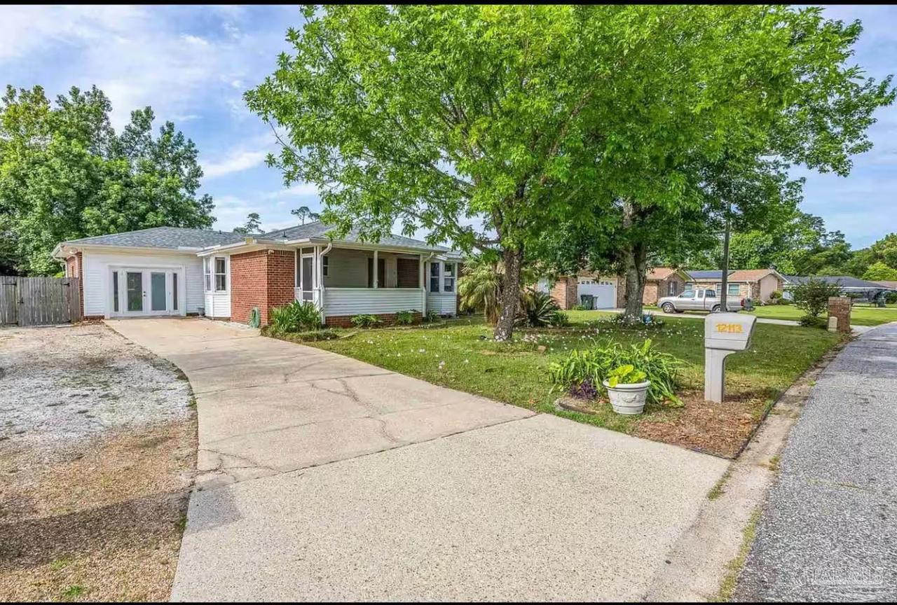 12113 Longwood Dr