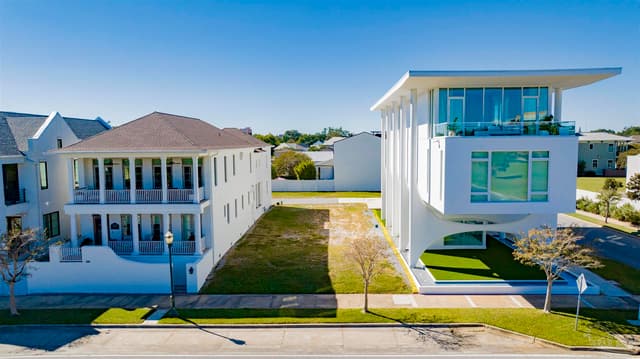 111 S 9th Ave, Pensacola FL 32503 exterior
